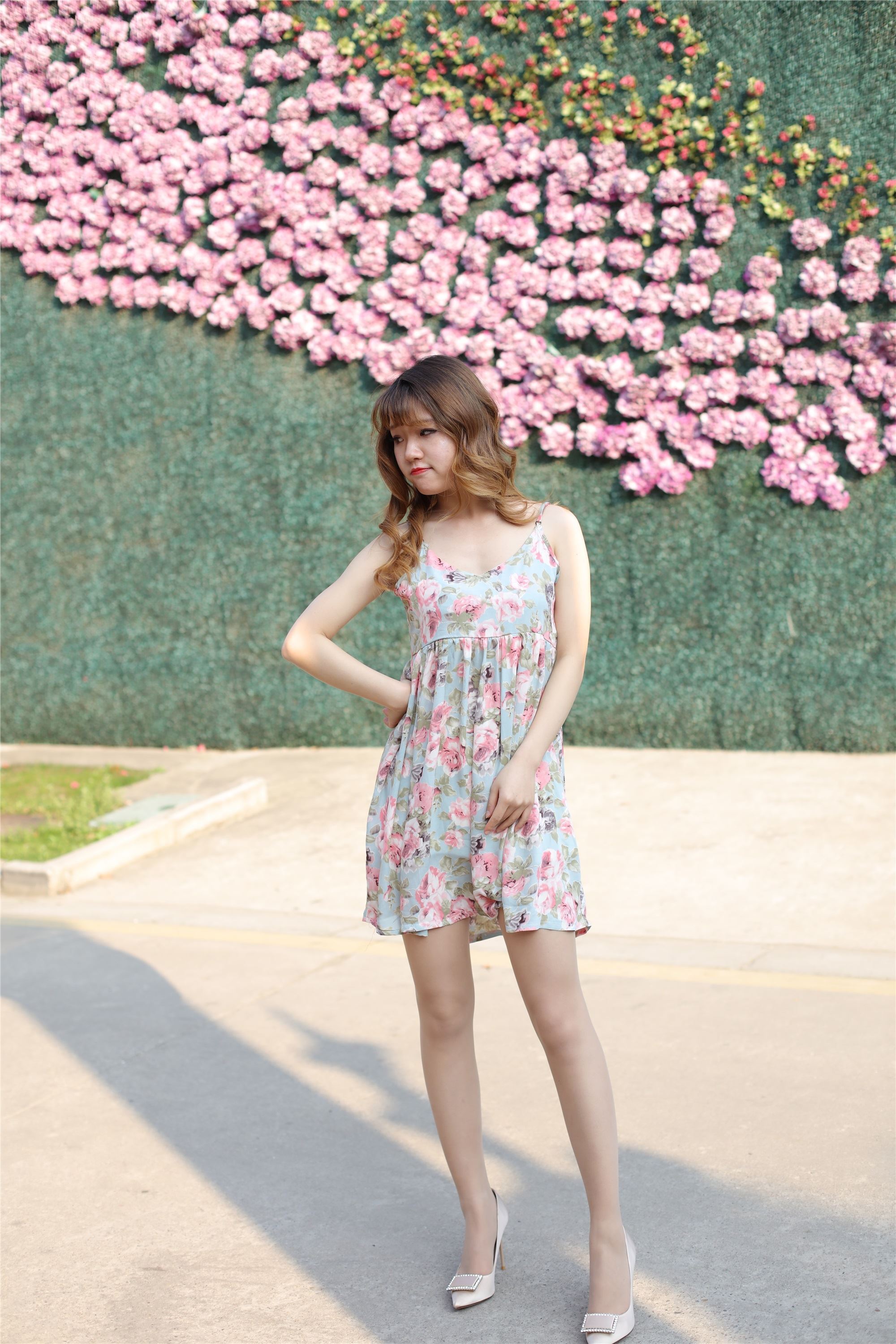 奈丝写真 NO.076 高高-花朵儿吊带裙